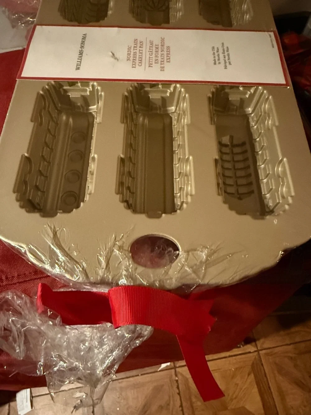 Williams-Sonoma Gold Train Cakelet Pan
